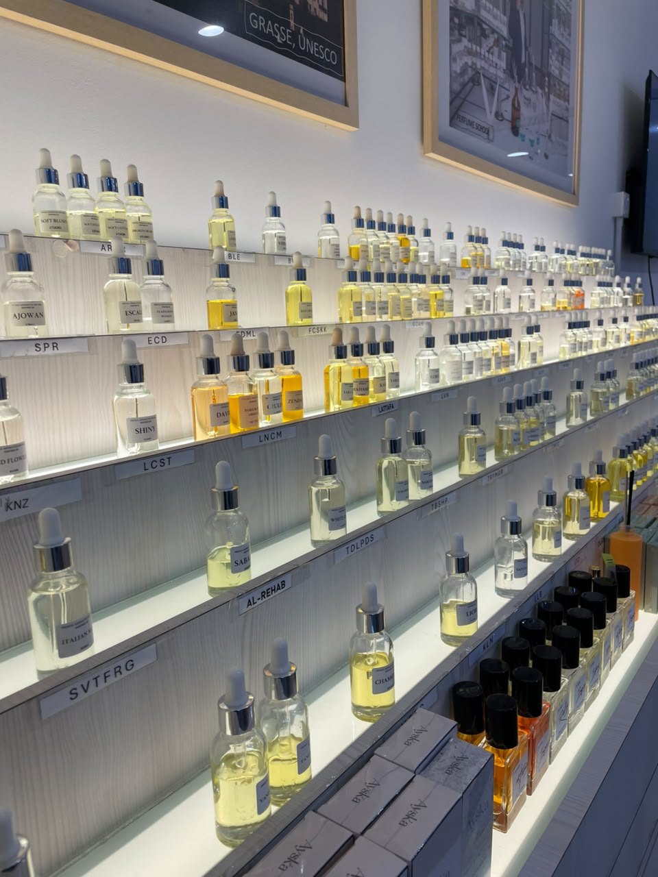 Fragrance wall