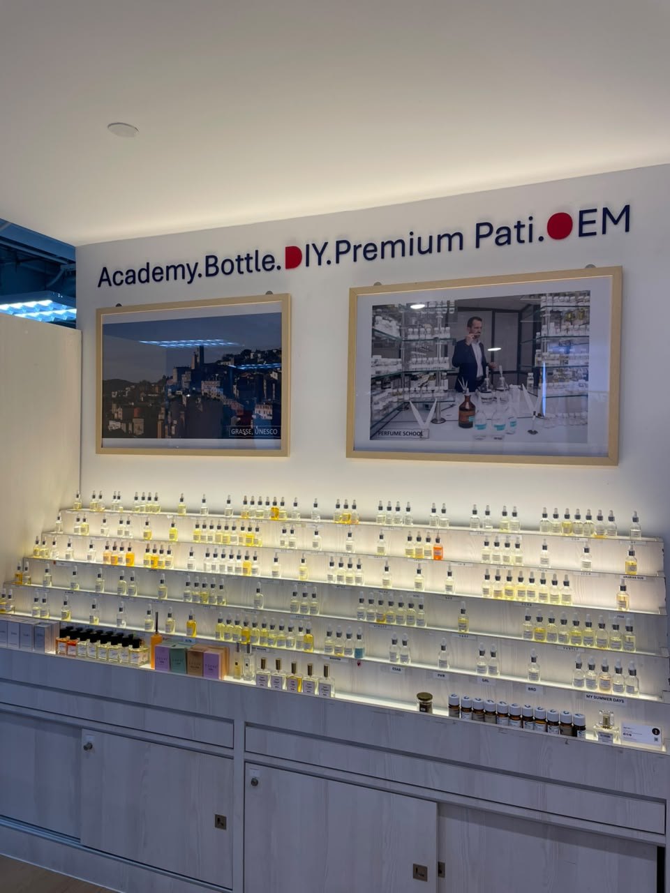Perfume materials wall